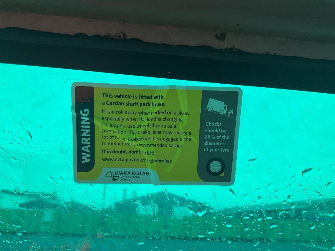 Photo '46' of Isuzu ELF 450 Tipper