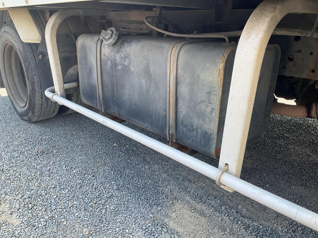 Photo '21' of Isuzu ELF NKR71EAV Box Body