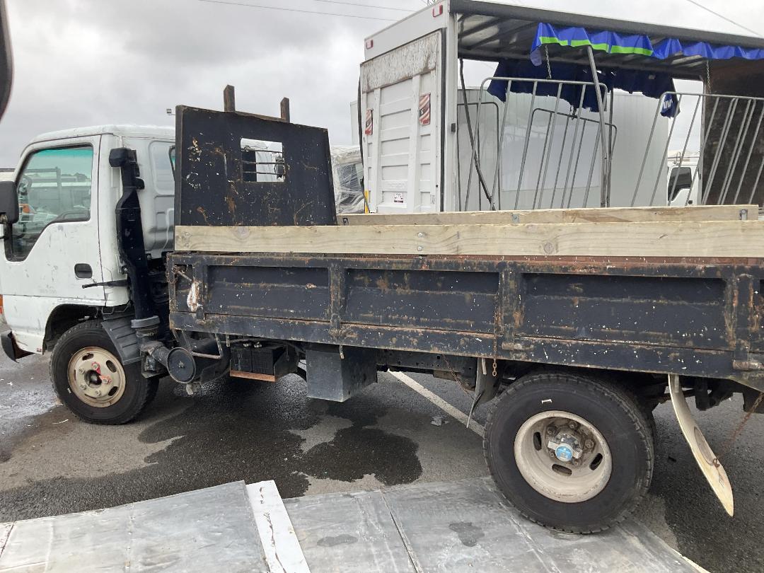 Photo '10' of Isuzu N SERIES 100P NPR350 Tipper