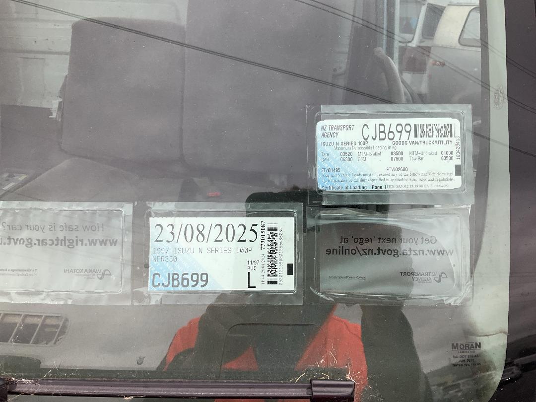 Photo '21' of Isuzu N SERIES 100P NPR350 Tipper