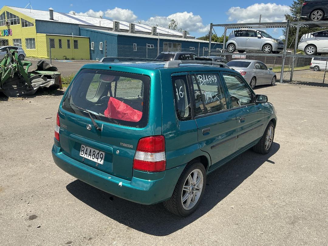 Photo '6' of Mazda Demio