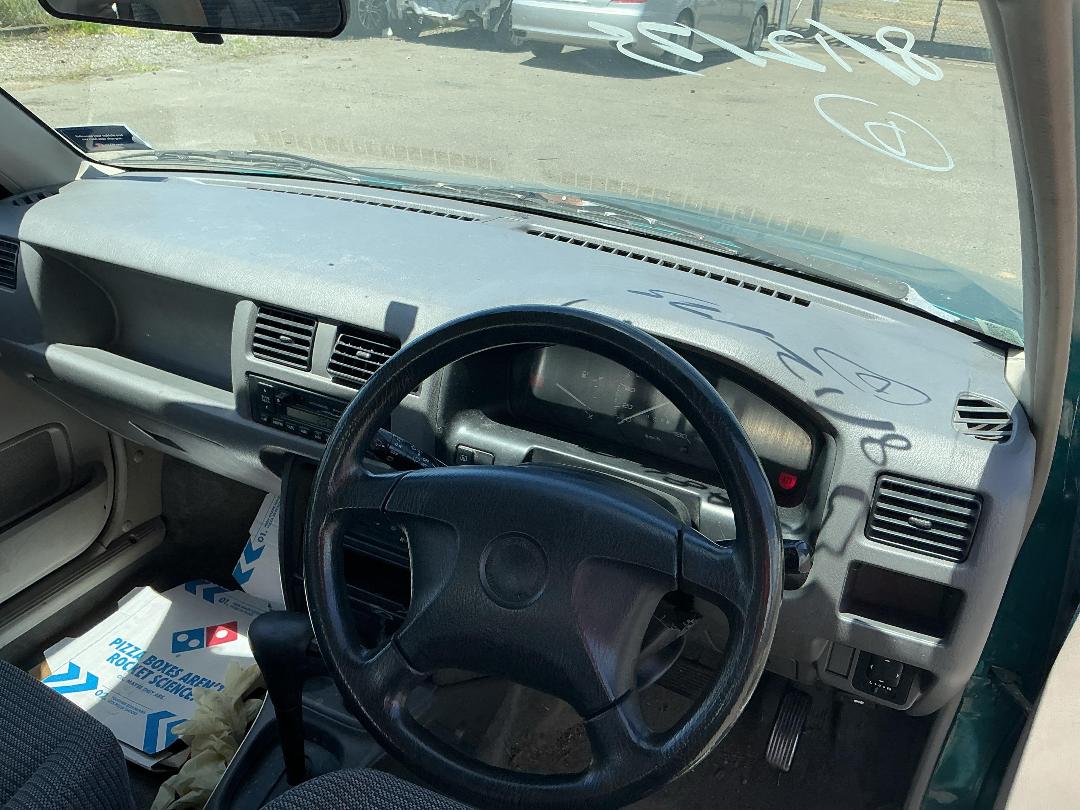 Photo '12' of Mazda Demio