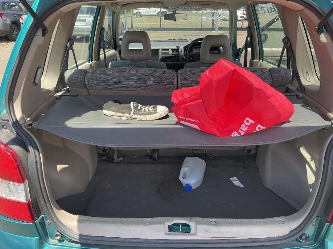 Photo '15' of Mazda Demio