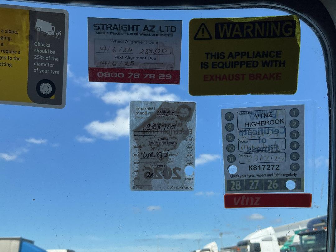 Photo '35' of Mitsubishi Canter 3.5T D/CAB Fire Appliance Photo '35' of Mitsubishi Canter 3.5T D/CAB Fire Appliance