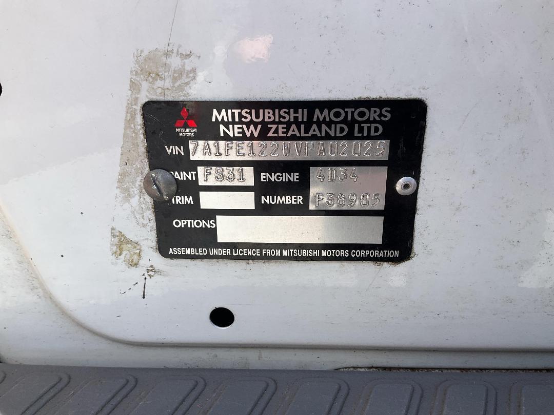 Photo '37' of Mitsubishi Canter 3.5T D/CAB Fire Appliance Photo '37' of Mitsubishi Canter 3.5T D/CAB Fire Appliance