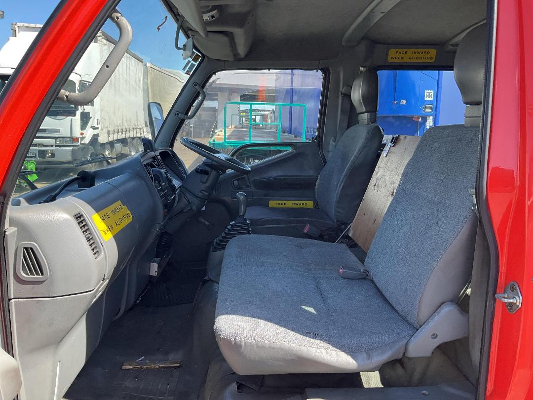 Photo '21' of Mitsubishi Canter 3.5T D/CAB Fire Appliance Photo '21' of Mitsubishi Canter 3.5T D/CAB Fire Appliance