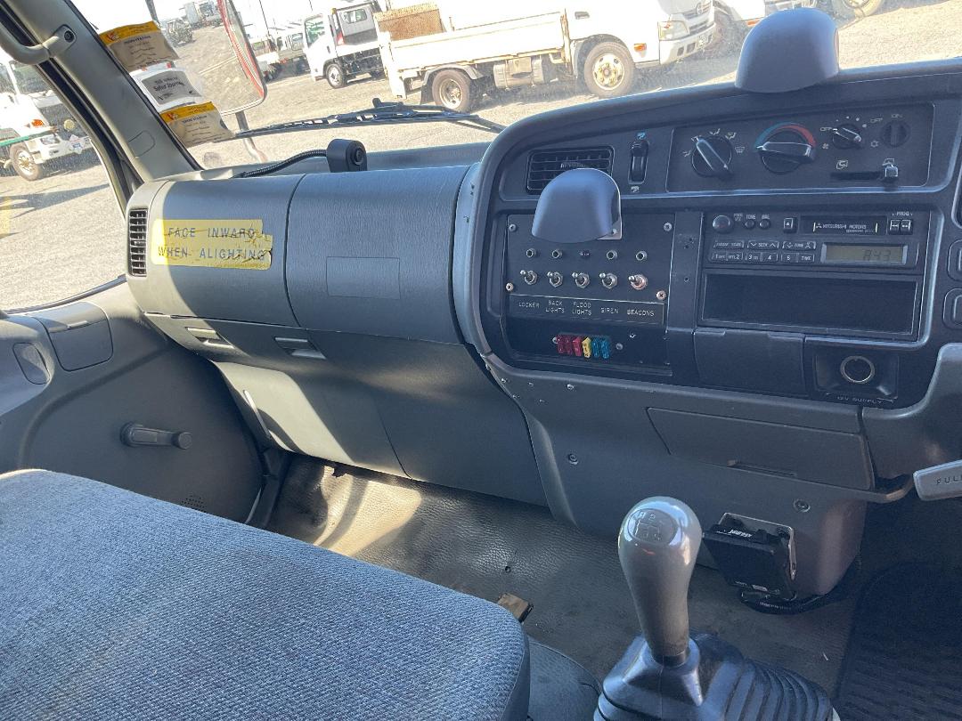 Photo '18' of Mitsubishi Canter 3.5T D/CAB Fire Appliance Photo '18' of Mitsubishi Canter 3.5T D/CAB Fire Appliance