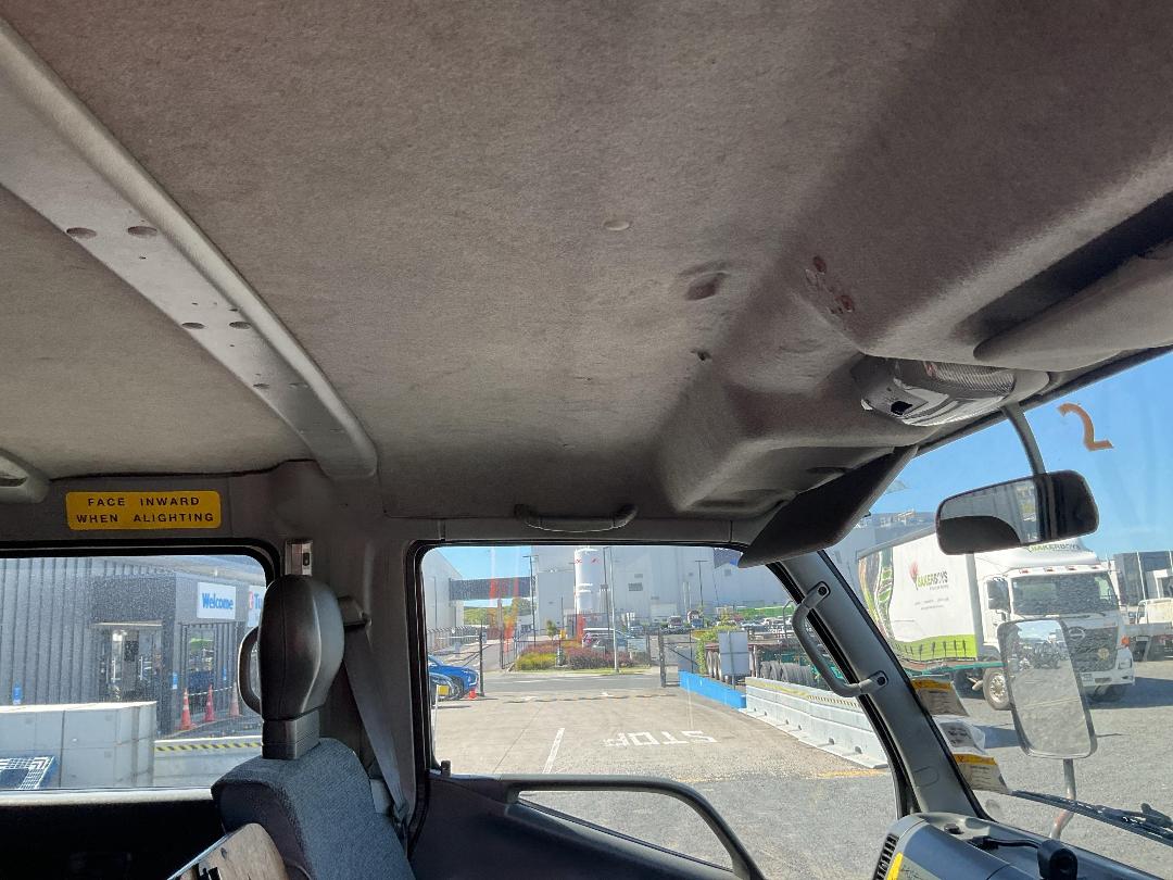 Photo '17' of Mitsubishi Canter 3.5T D/CAB Fire Appliance Photo '17' of Mitsubishi Canter 3.5T D/CAB Fire Appliance