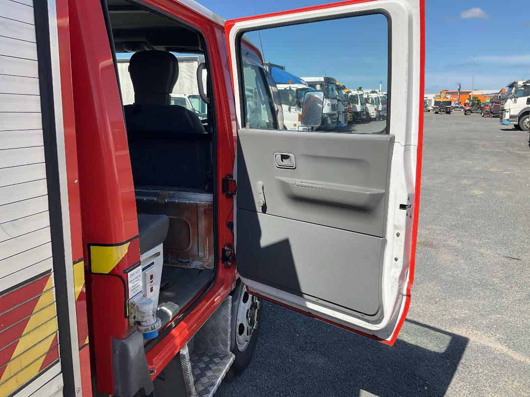 Photo '25' of Mitsubishi Canter 3.5T D/CAB Fire Appliance Photo '25' of Mitsubishi Canter 3.5T D/CAB Fire Appliance