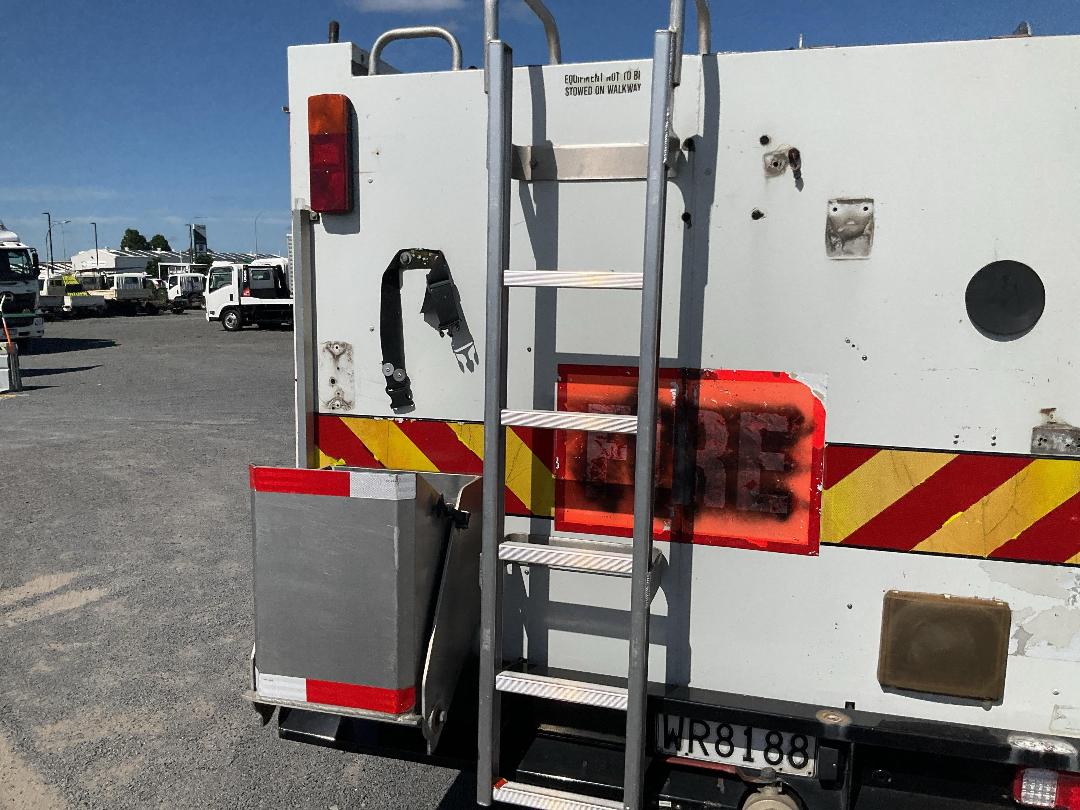 Photo '30' of Mitsubishi Canter 3.5T D/CAB Fire Appliance Photo '30' of Mitsubishi Canter 3.5T D/CAB Fire Appliance