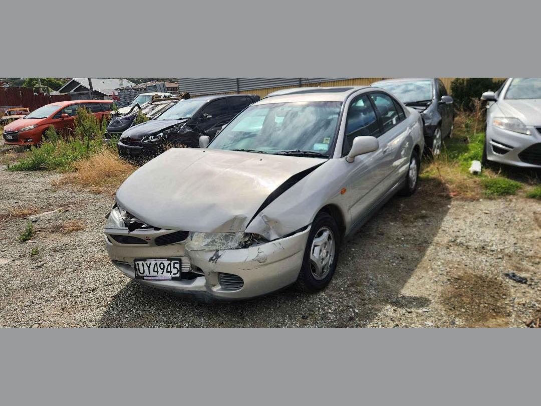 Photo '3' of Mitsubishi Carisma GLS Photo '3' of Mitsubishi Carisma GLS