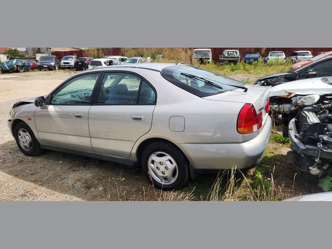 Photo '4' of Mitsubishi Carisma GLS Photo '4' of Mitsubishi Carisma GLS