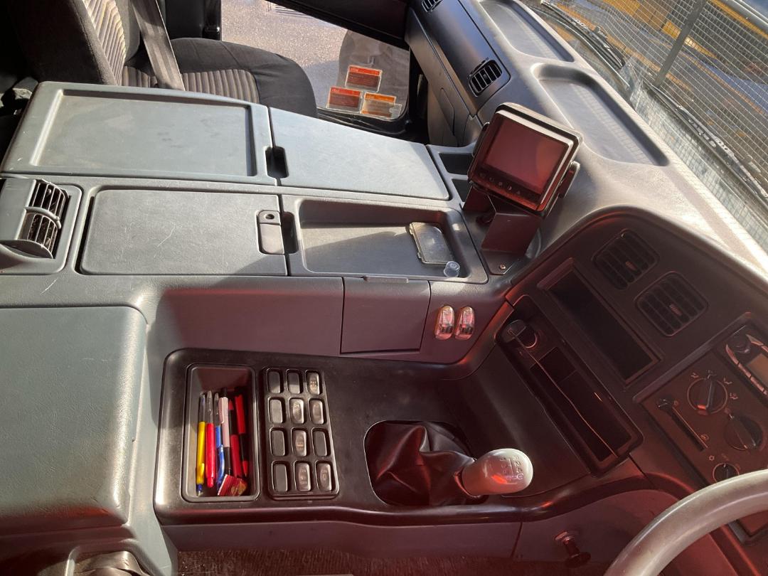 Photo '30' of Mitsubishi Fuso FS517 Curtainsider