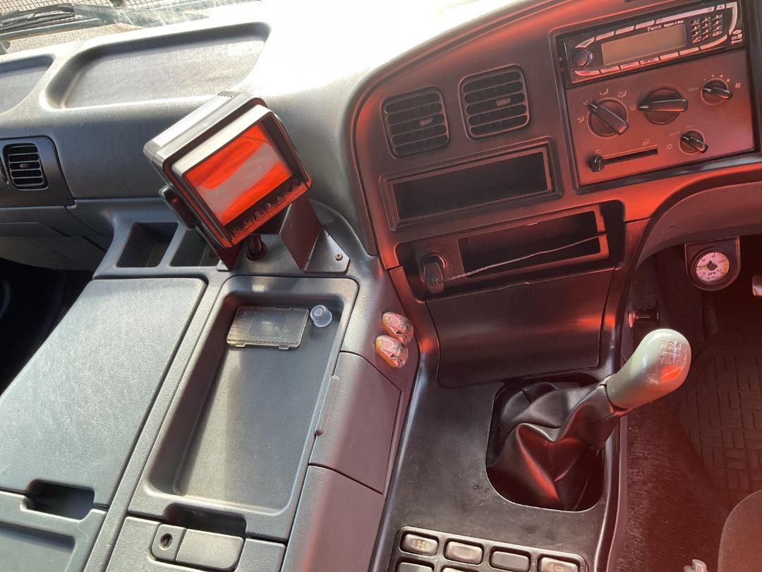 Photo '29' of Mitsubishi Fuso FS517 Curtainsider