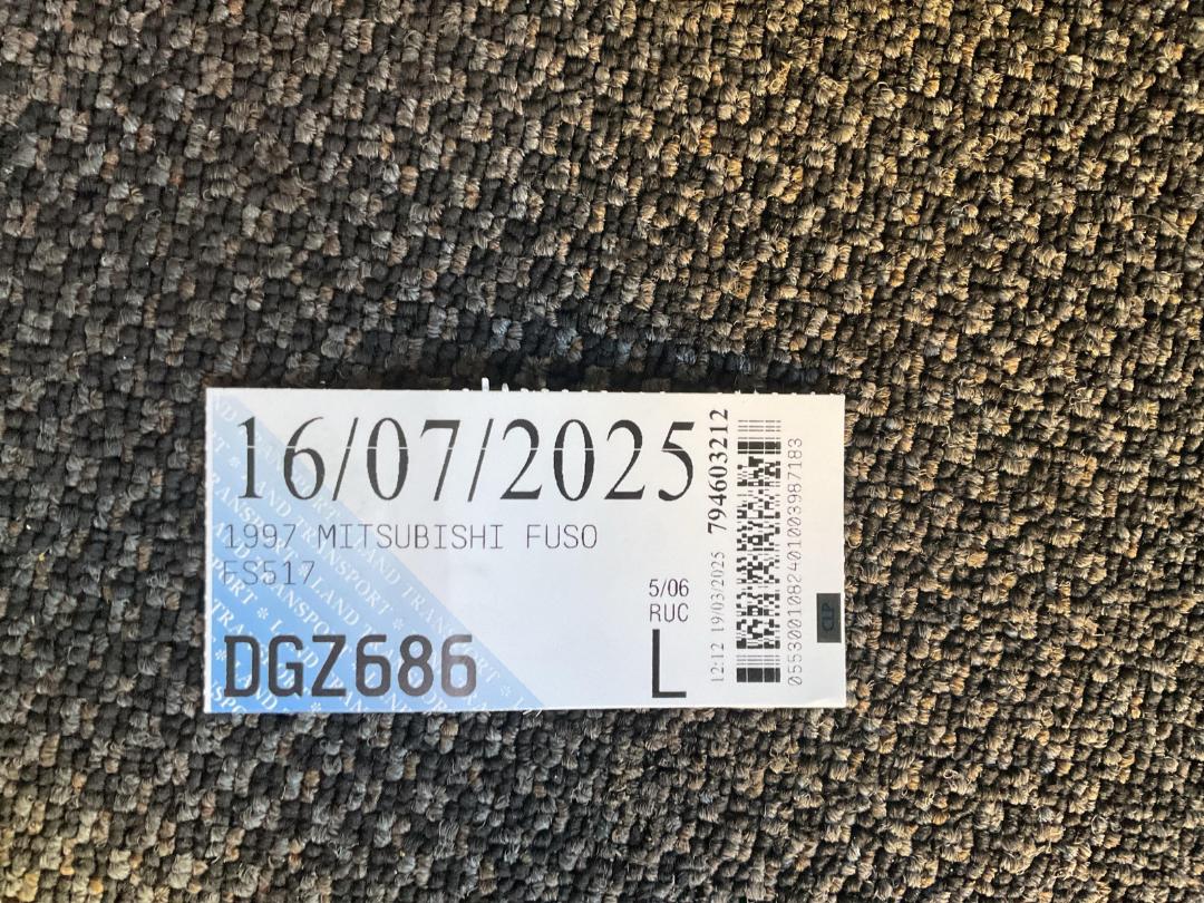 Photo '32' of Mitsubishi Fuso FS517 Curtainsider