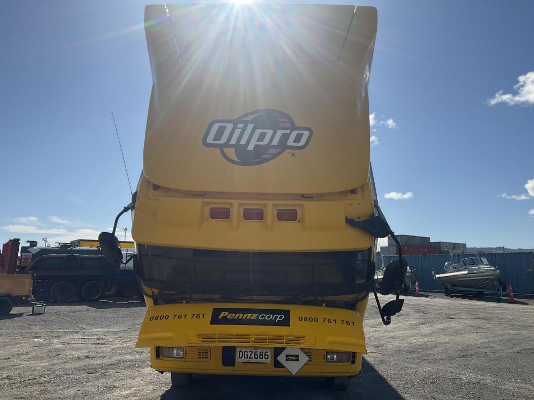 Photo '12' of Mitsubishi Fuso FS517 Curtainsider