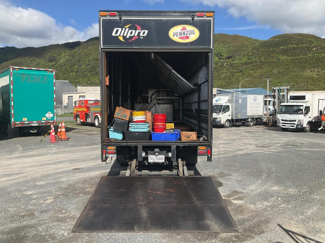 Photo '6' of Mitsubishi Fuso FS517 Curtainsider