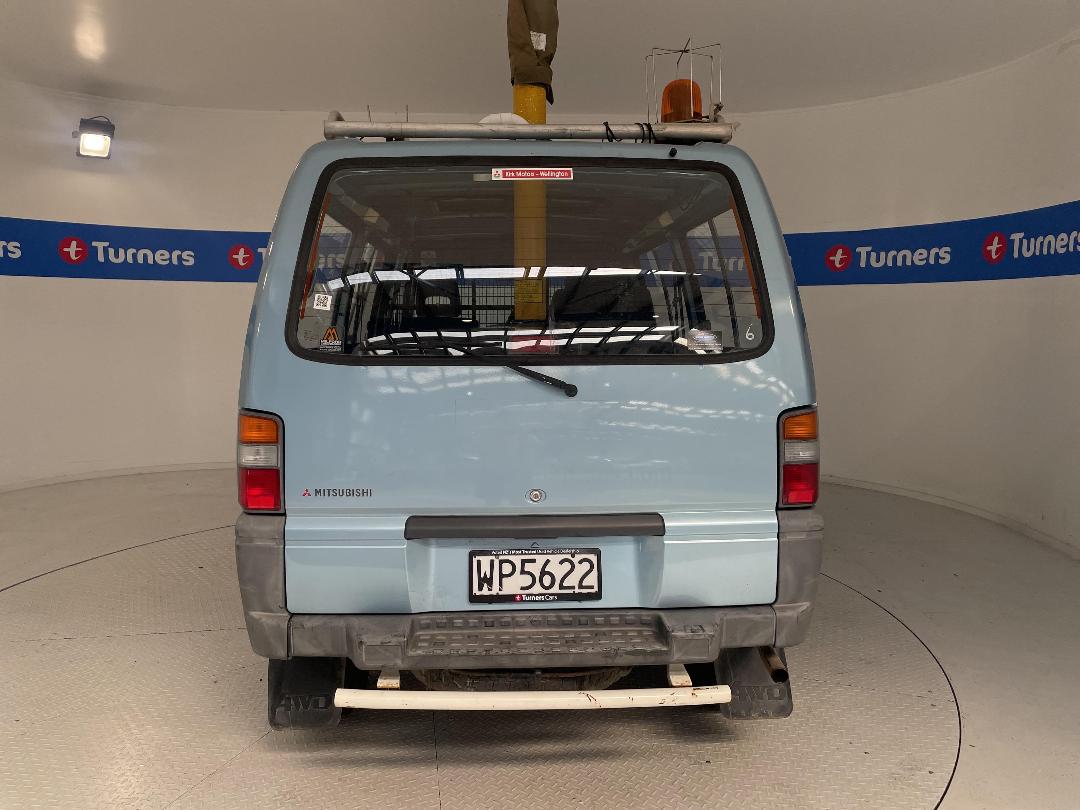 Photo '6' of Mitsubishi L300