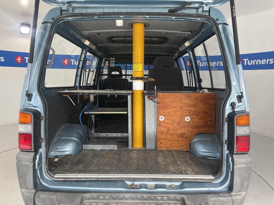 Photo '14' of Mitsubishi L300