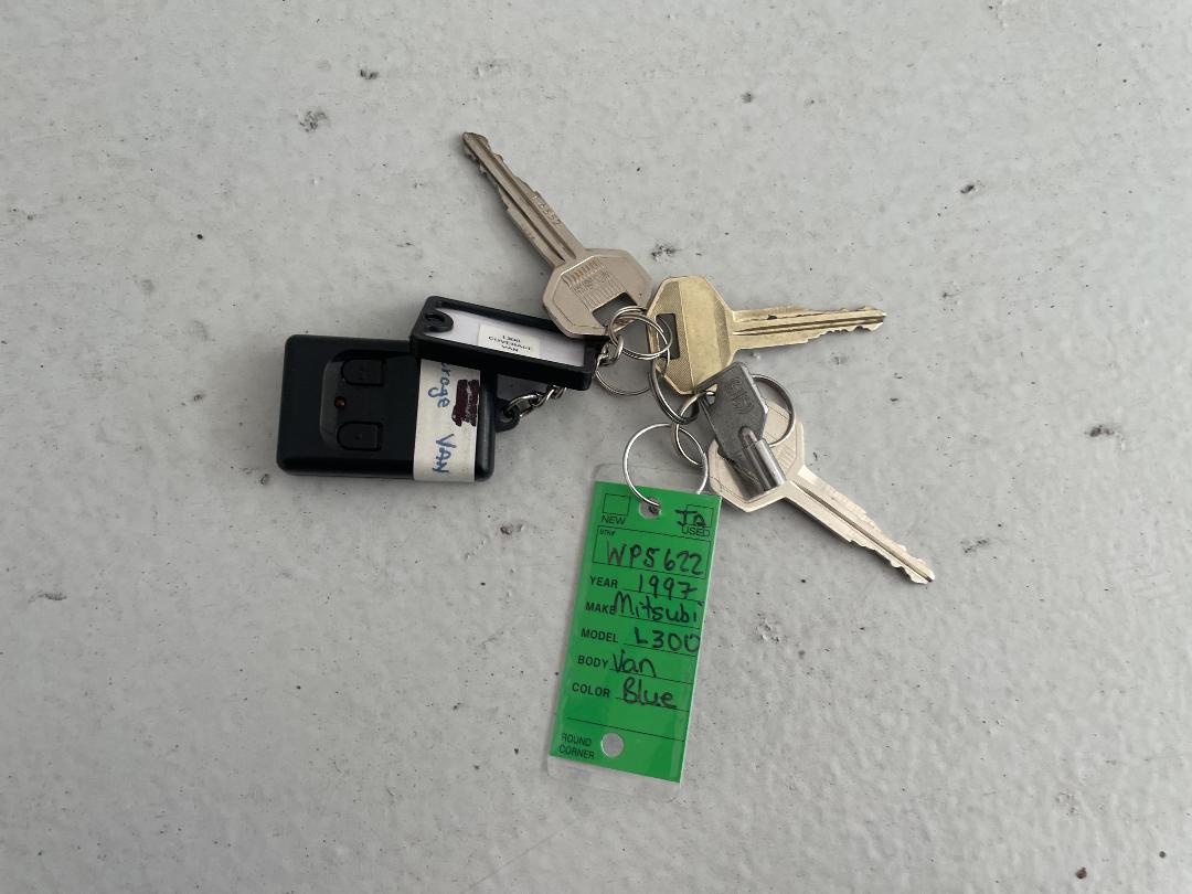 Photo '21' of Mitsubishi L300