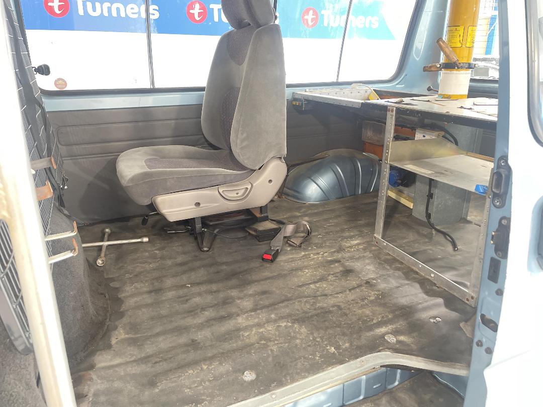 Photo '19' of Mitsubishi L300