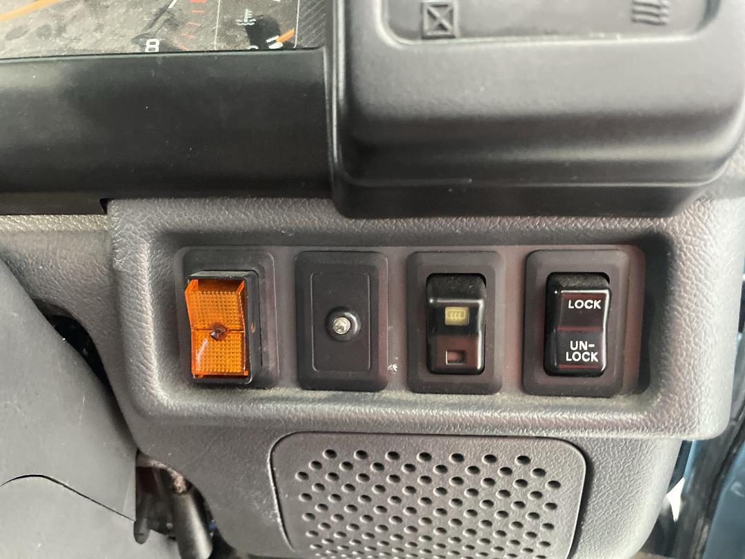 Photo '22' of Mitsubishi L300