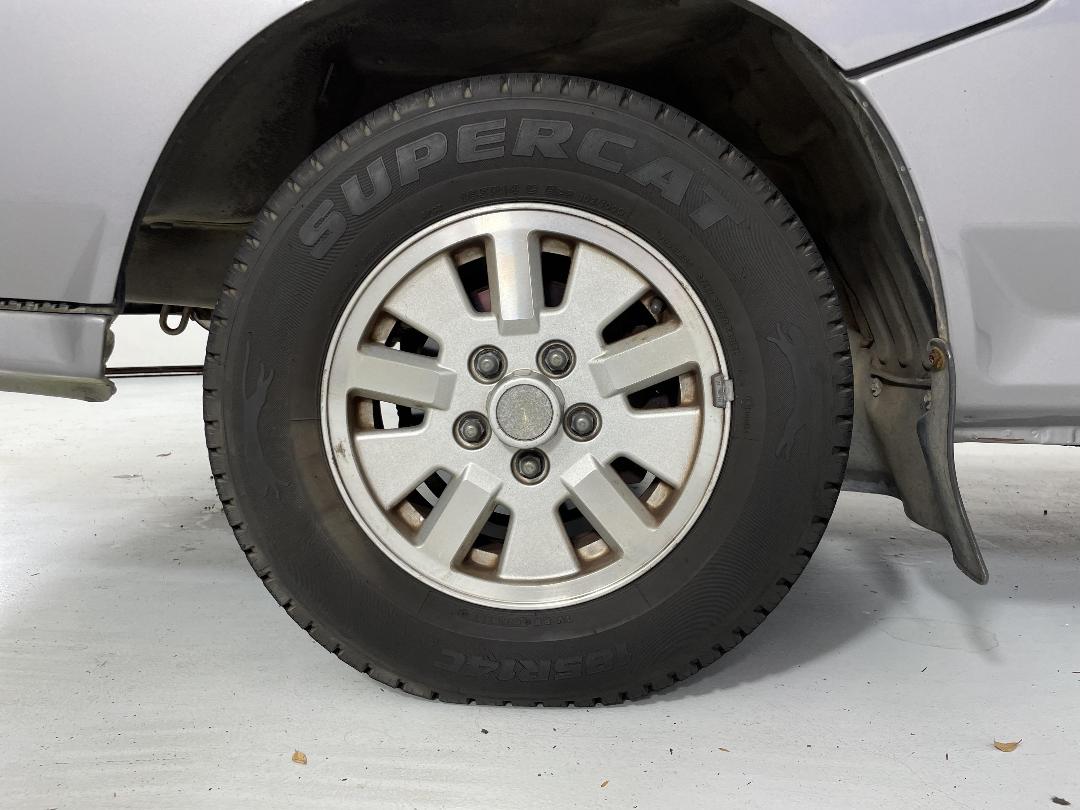 Photo '8' of Mitsubishi L300 SWB SP