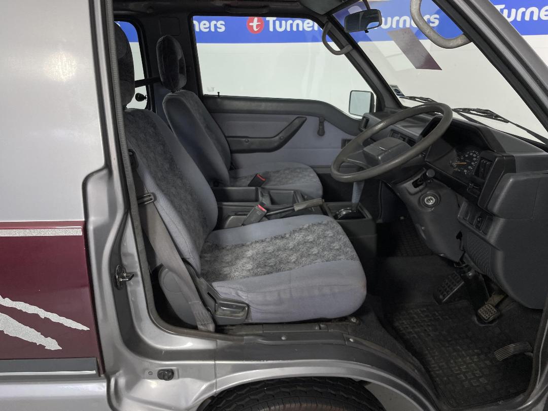 Photo '14' of Mitsubishi L300 SWB SP