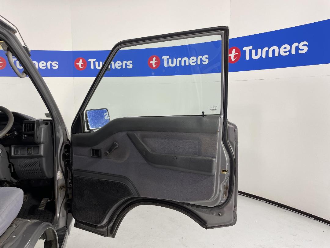 Photo '13' of Mitsubishi L300 SWB SP