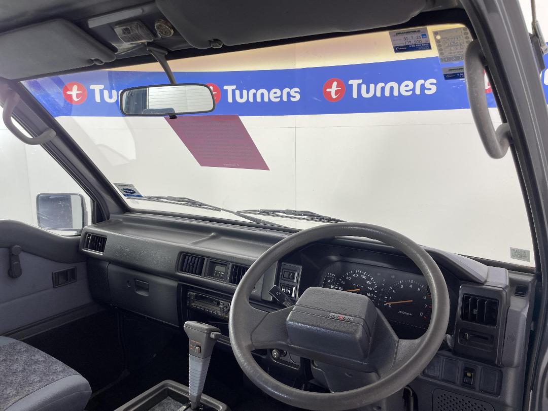 Photo '15' of Mitsubishi L300 SWB SP