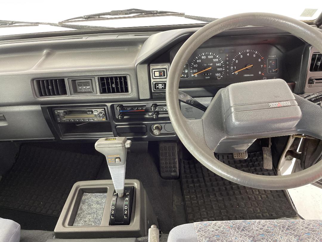 Photo '16' of Mitsubishi L300 SWB SP