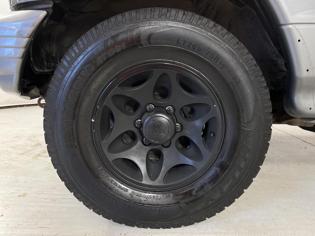 Photo '8' of Mitsubishi Pajero GDI Photo '8' of Mitsubishi Pajero GDI