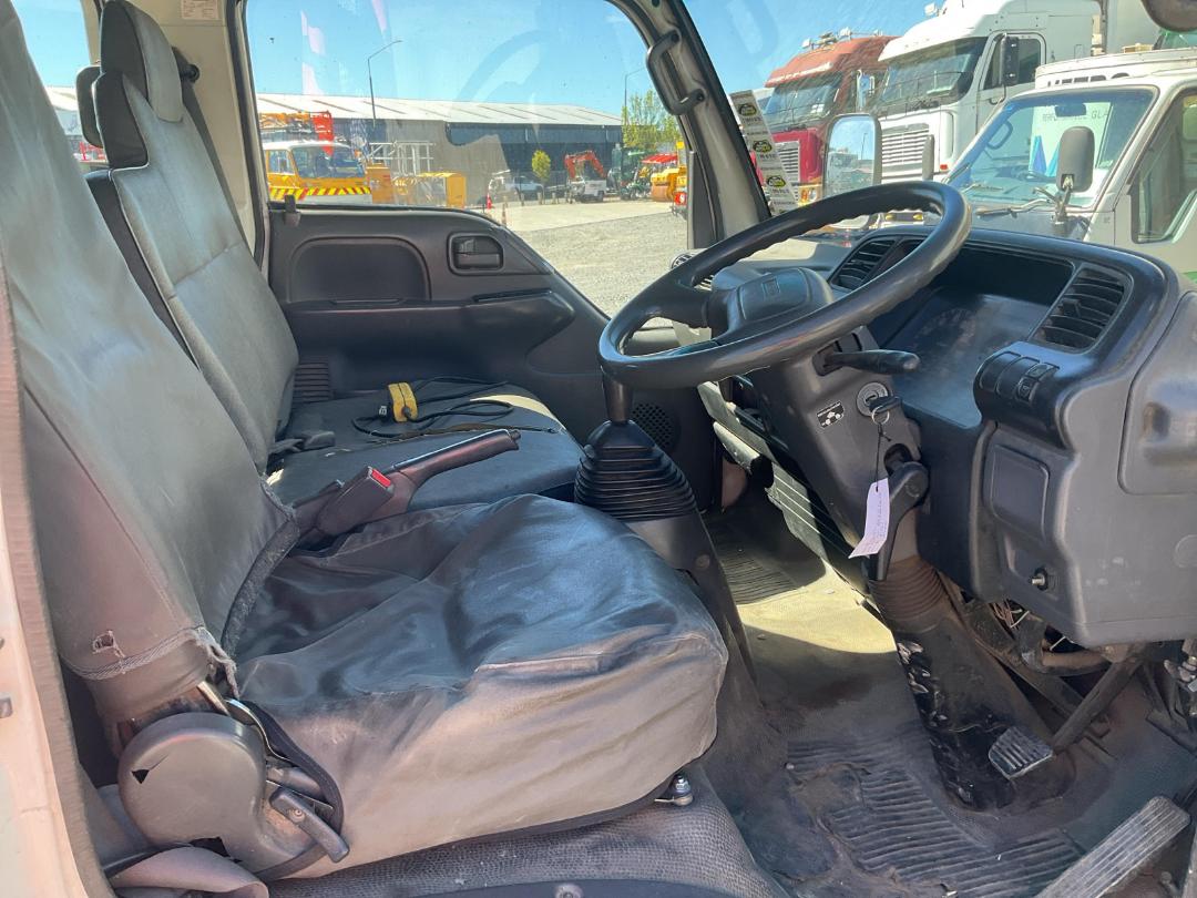 Photo '32' of Nissan Atlas AKR66 CREW CAB Flat Deck