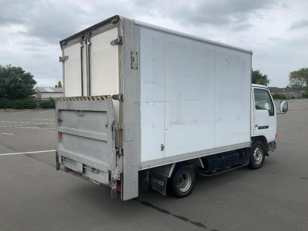 Photo '4' of Nissan Atlas Box Body