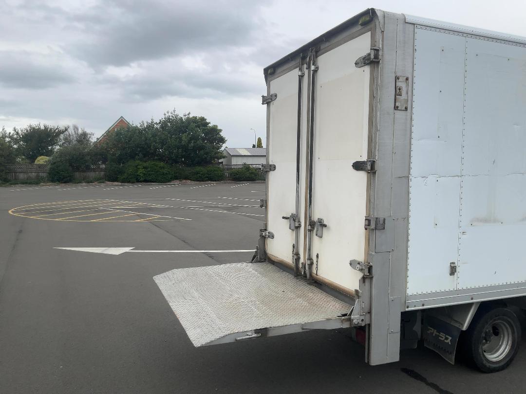 Photo '16' of Nissan Atlas Box Body