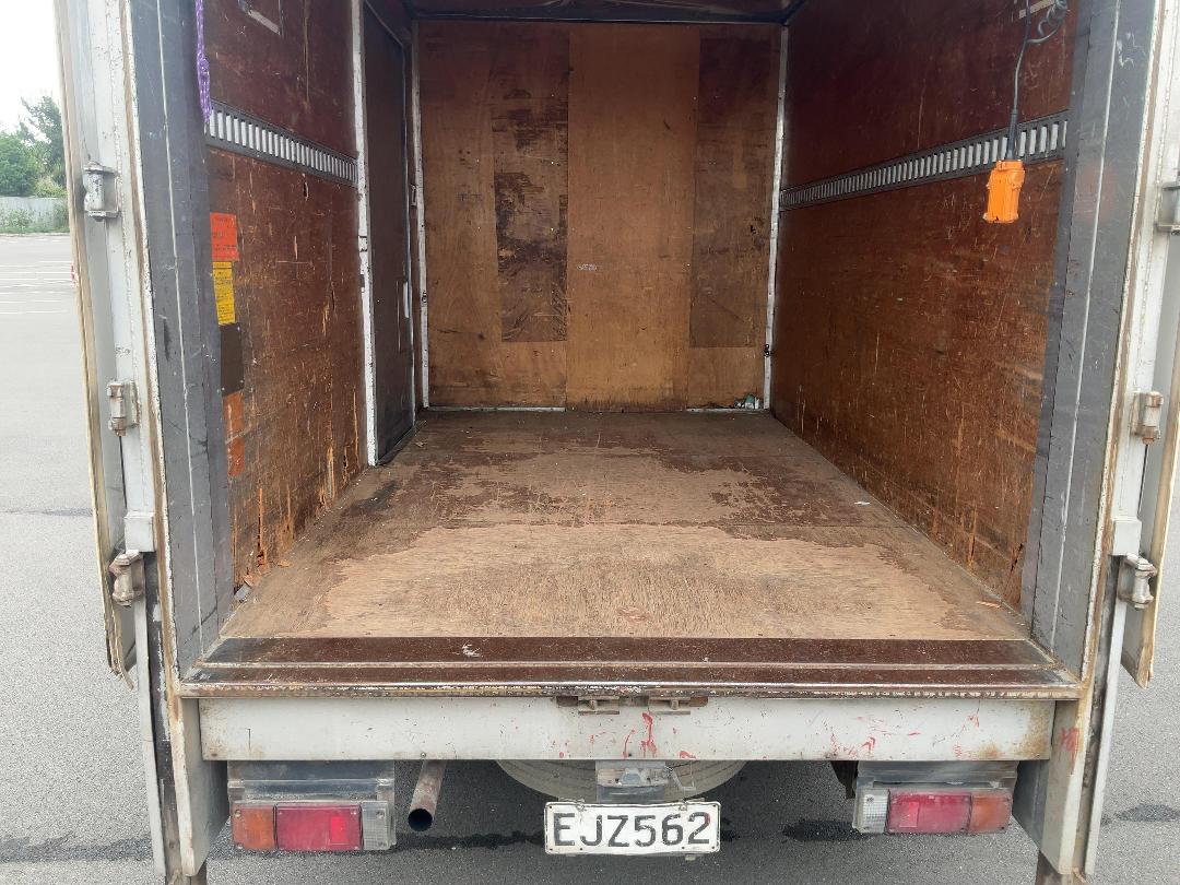 Photo '18' of Nissan Atlas Box Body