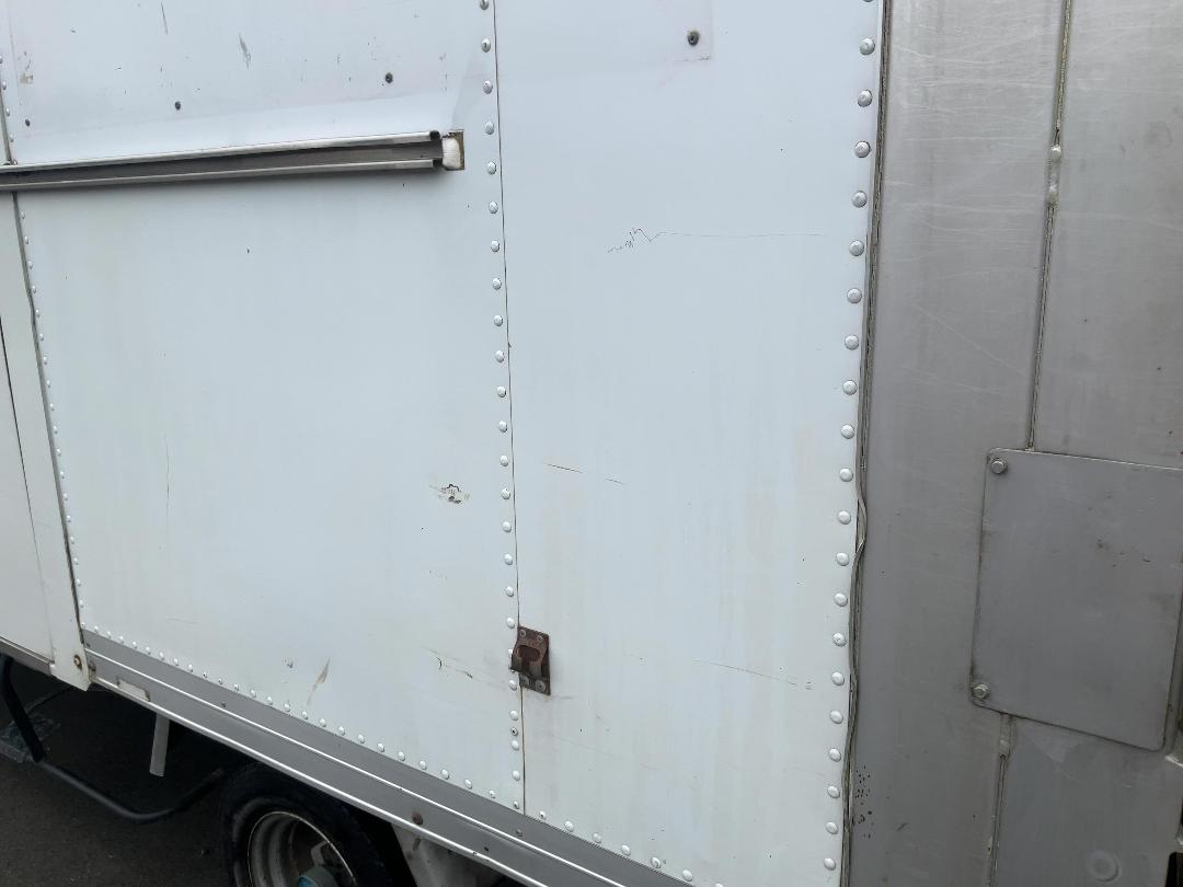 Photo '32' of Nissan Atlas Box Body