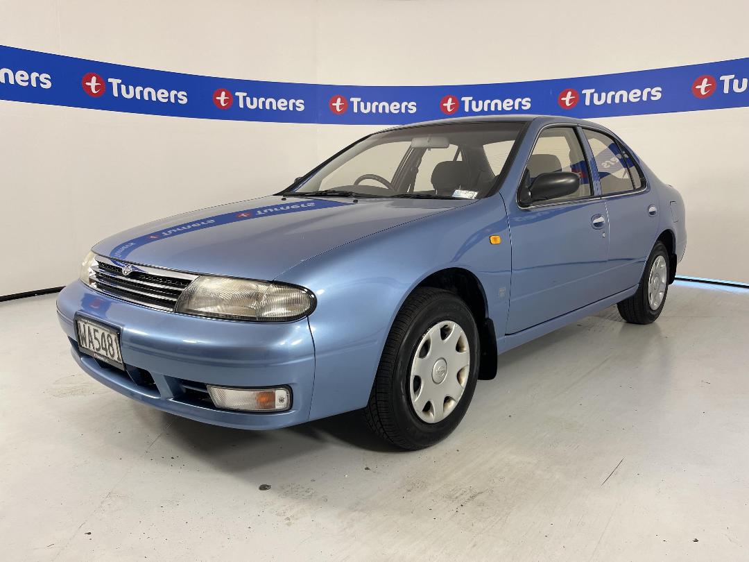 Photo '4' of Nissan Bluebird