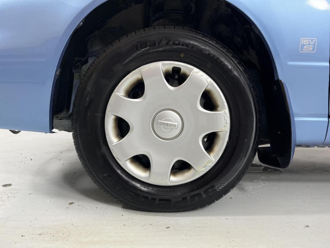 Photo '10' of Nissan Bluebird