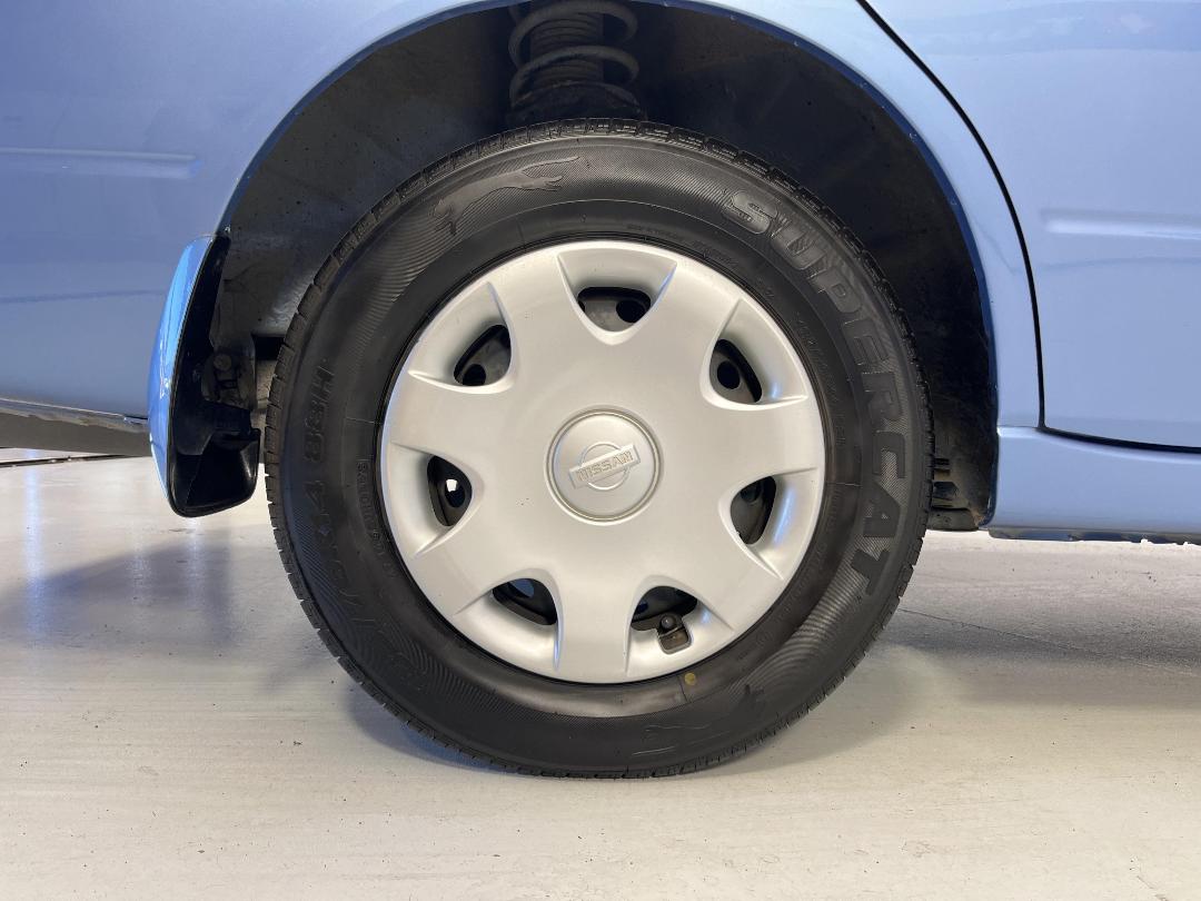 Photo '12' of Nissan Bluebird