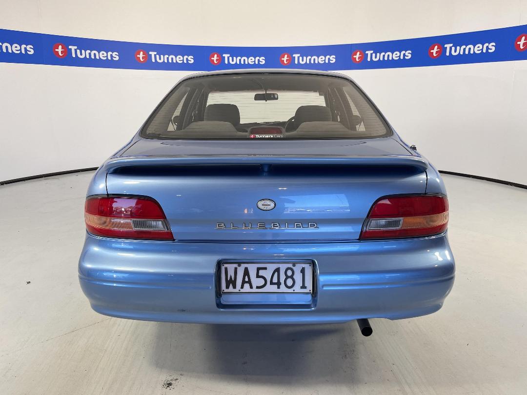 Photo '6' of Nissan Bluebird