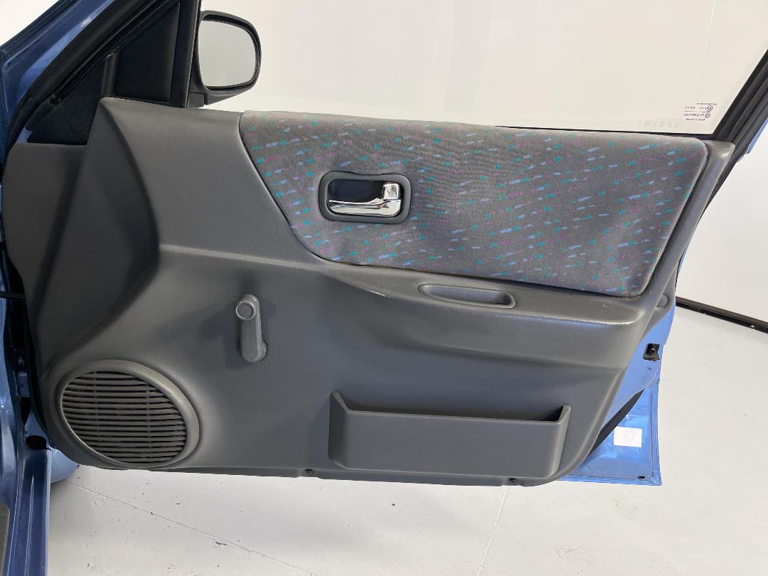 Photo '15' of Nissan Bluebird