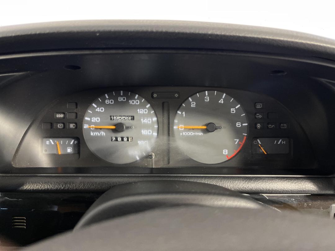 Photo '21' of Nissan Bluebird