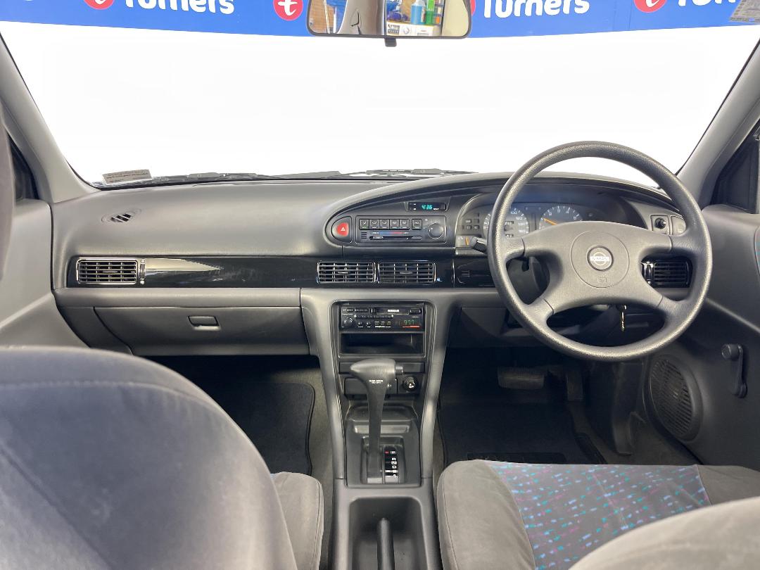 Photo '17' of Nissan Bluebird