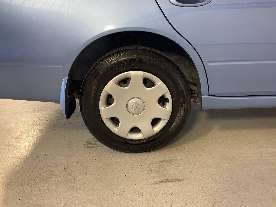 Photo '12' of Nissan Bluebird