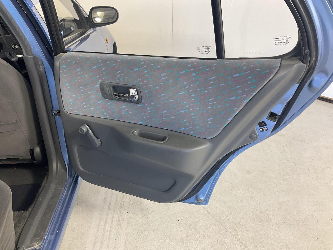 Photo '19' of Nissan Bluebird