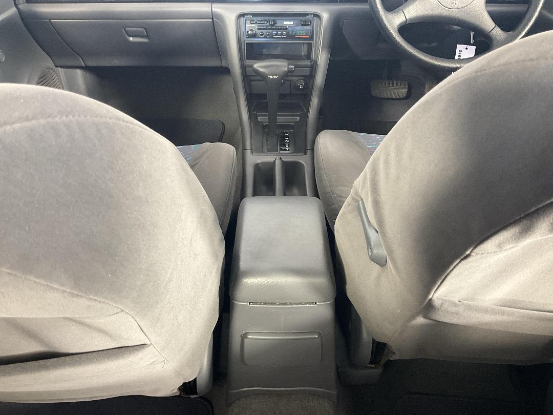 Photo '18' of Nissan Bluebird