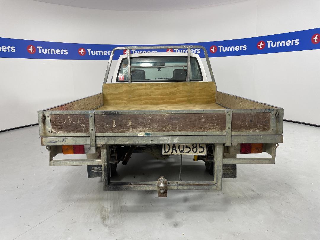 Photo '6' of Nissan Datsun