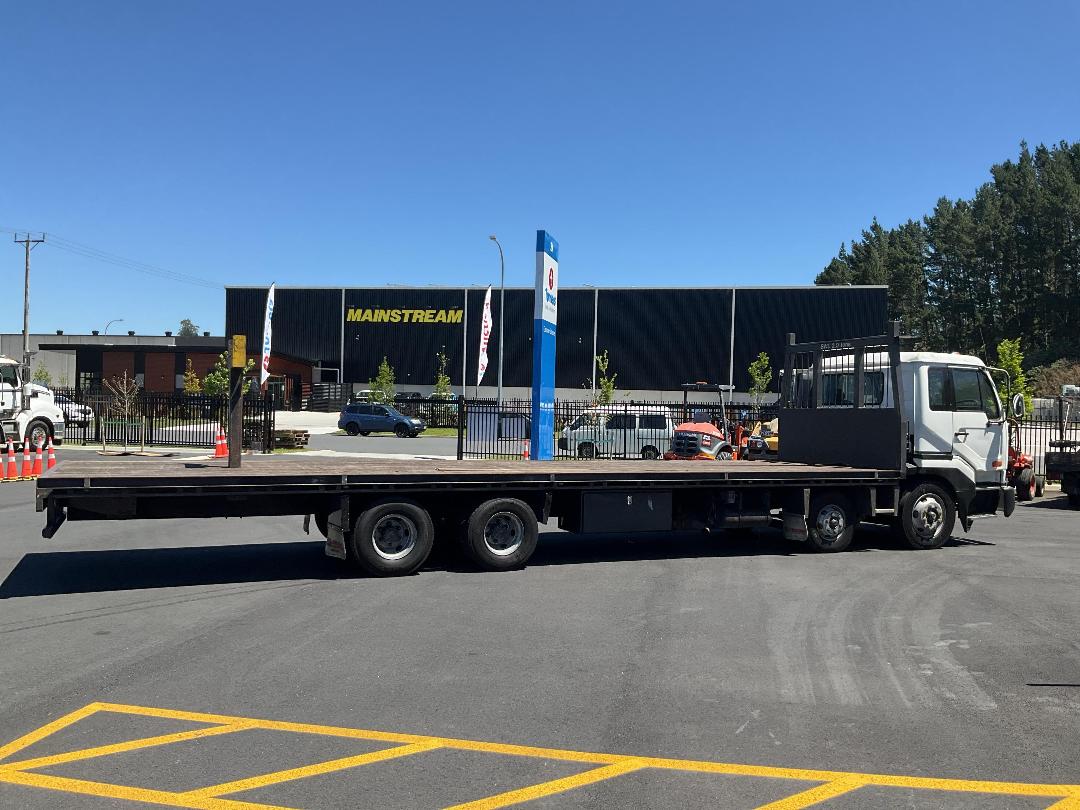 Photo '3' of Nissan DIESEL CG52 8X4 Flat Deck