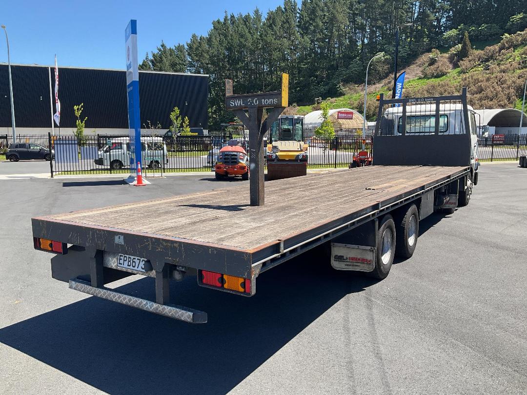 Photo '4' of Nissan DIESEL CG52 8X4 Flat Deck